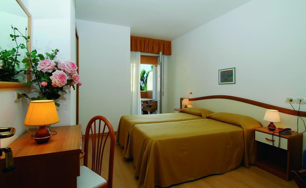 Hotel Garni Losanna Bibione Cameră foto